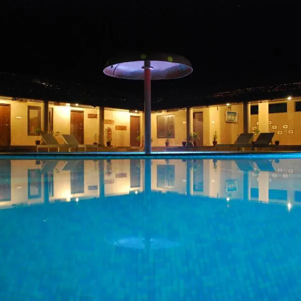 Aranyak Resort, hotel in Tāla