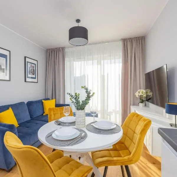 Elegant Apartment in Warsaw with Parking and Desk for Remote Work by Noclegi Renters, hotel in Warsaw