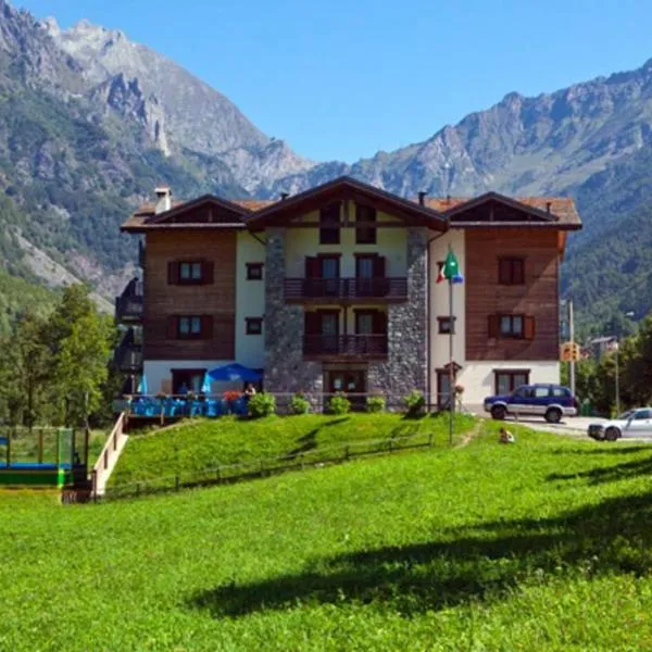 Casa Corti Hotel Ristorante, hotel en Valbondione