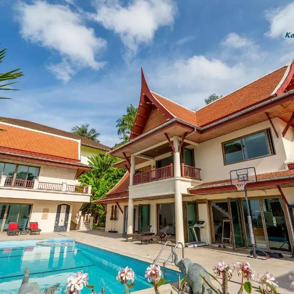 Kata Sea Cloud Villa半山海景独栋别墅, hotel en Ban Kata