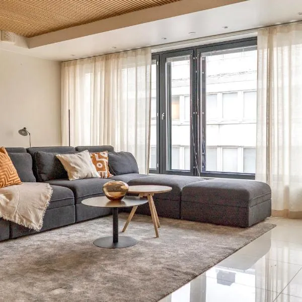 Luxurious 3-Br Apt with Balcony, hotell Helsingis