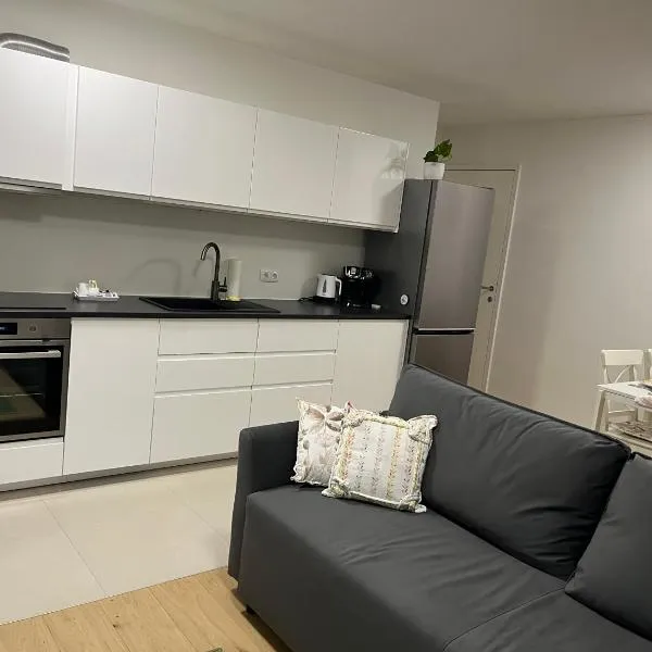 Cosy Candy Flat- with Parking slot, hotel in Vienna