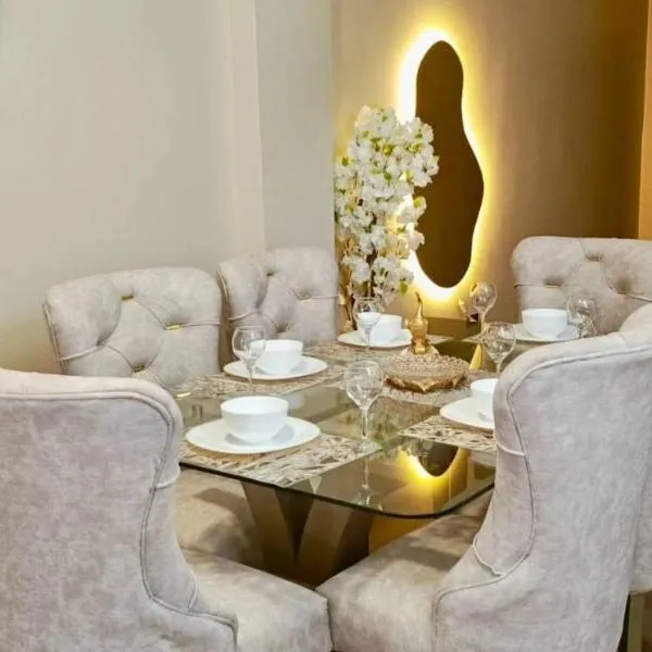 Departamento a pocos pasos de la playa con AC, WiFi, 2 habitaciones, 2 baños completos, 4 camas y cocina equipada en el centro de San Cristóbal cerca de bares y restaurantes - Caballito - Galápagos Home, Hotel in Puerto Baquerizo Moreno