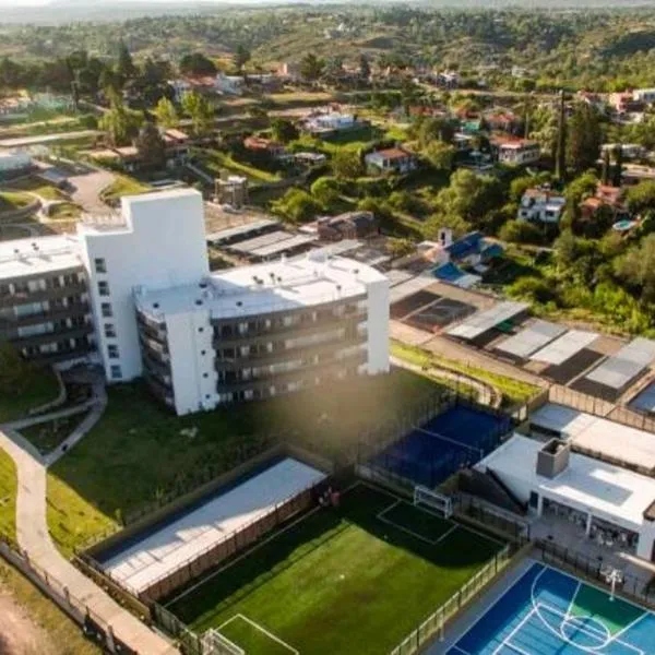 Departamento en Veneto Village Resort y Spa, Hotel in Villa Parque Siquiman