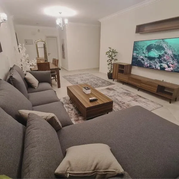 Freshly Modern Renewed 3BR Full AirCod Dar masr Qornfel, hotell sihtkohas New cairo