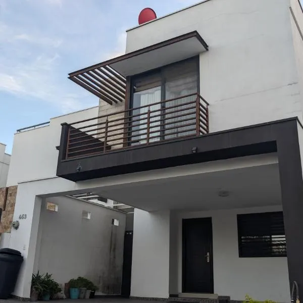 Everest 663, hôtel à Monterrey