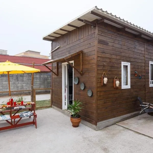 Casa Perto das melhores praias Florianópolis, 8 pessoas, ar condicionado, tv, wifi, cozinha completa, lavanderia,, hotel v destinaci Florianópolis