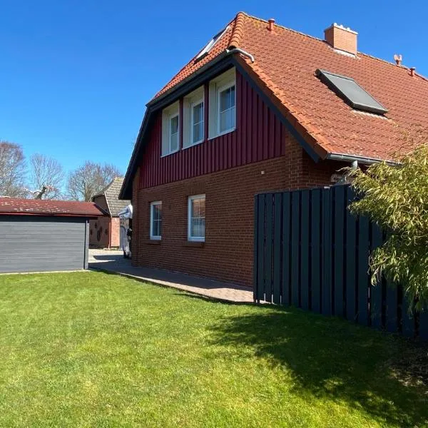 Ferienhaus kleiner Leuchtturm - Steuerbord Fehmarn Kopendorf - mit Garten und Terrasse, hotel in Fehmarn