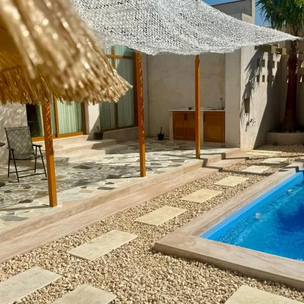 One bedroom villa with private Swiming pool, hotel in Ras al Khaimah