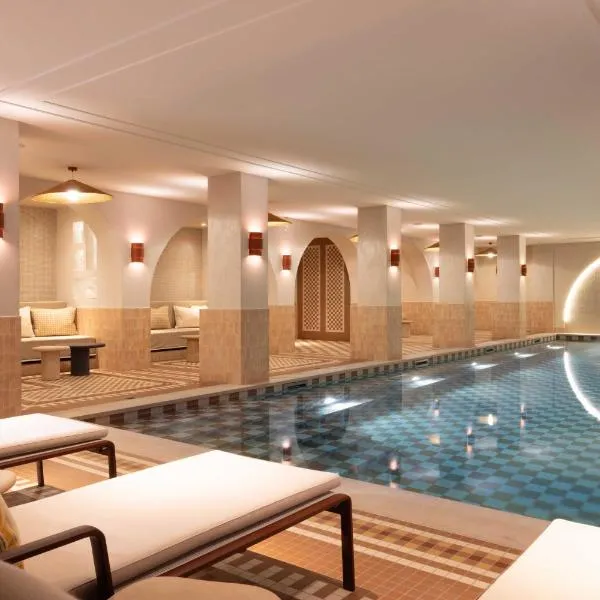 Hotel Grand Coeur Latin, ξενοδοχείο στο Παρίσι