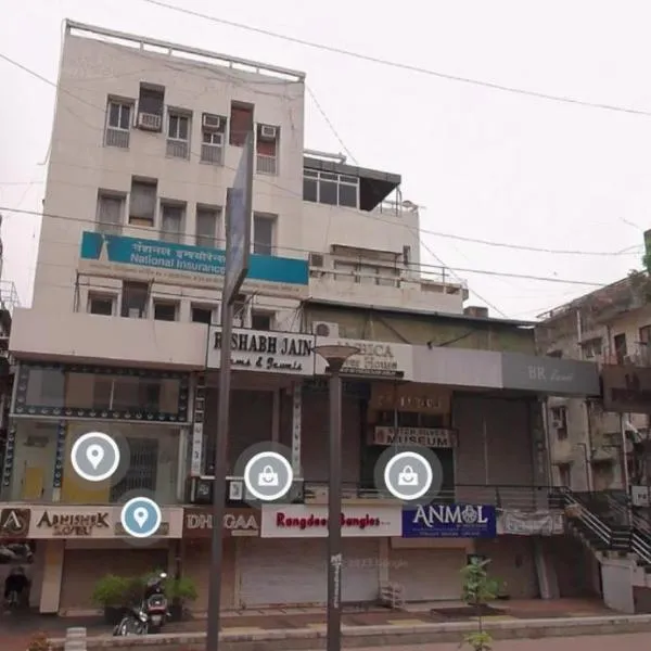 HOTEl PALM RESIDENCY，位于艾哈迈达巴德的酒店