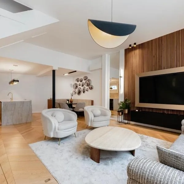 Maison de Luxe à 500m de la gare, Hotel in Courbevoie