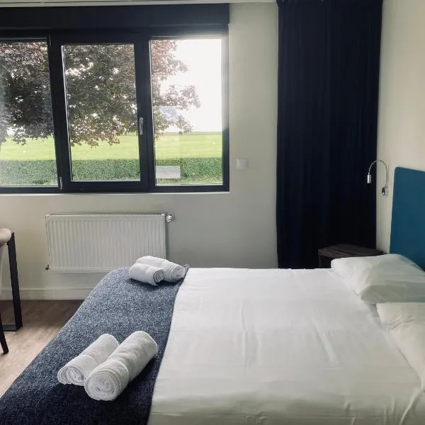 Logis Hôtel & Restaurant de l'Aérodrome de la Baie de Somme, Hotel in Buigny-Saint-Maclou