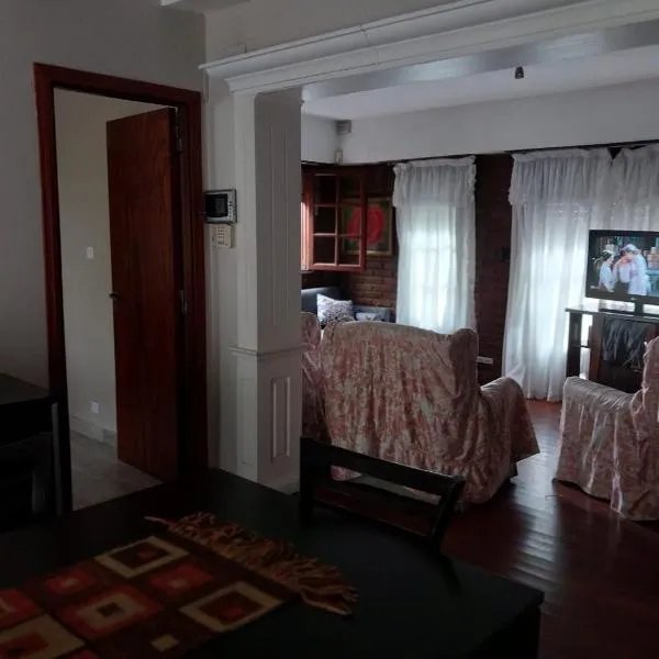 Viesnīca Chalet con pileta barrio Constitucion pilsētā Mara del Plata