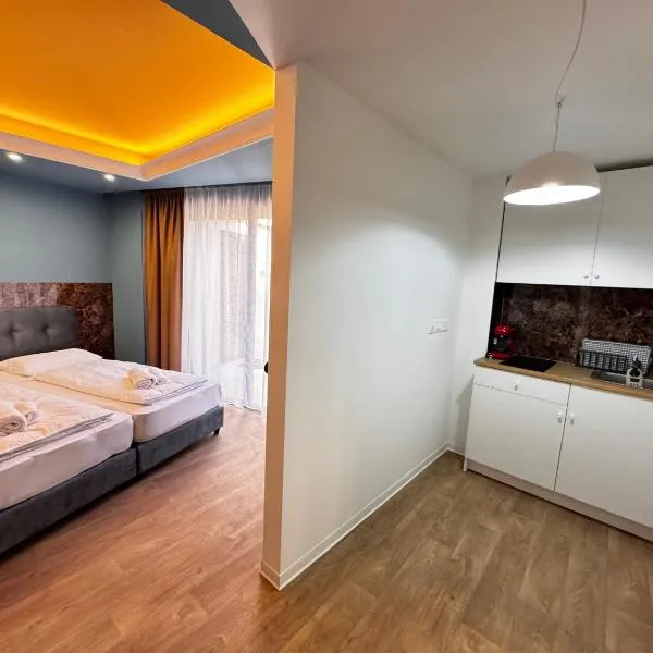 Modern Studio Nr5 private Kitchenette and Bathroom, ξενοδοχείο στη Λεμεσό