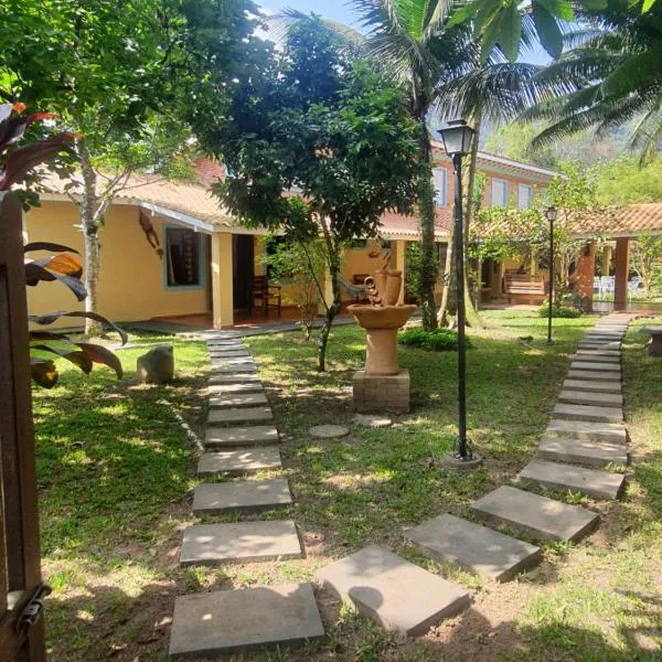 Suítes Quintal de Lázaro 3, hotel in Ubatuba