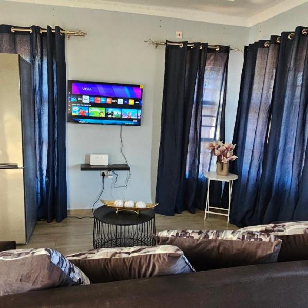 BlissfulBreeze stays, Palapye