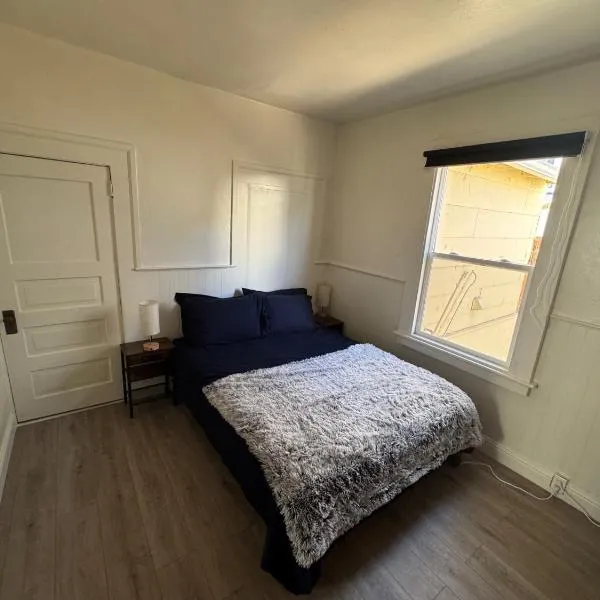 Midtown Hideaway 1 BR Nest, Hotel in Reno