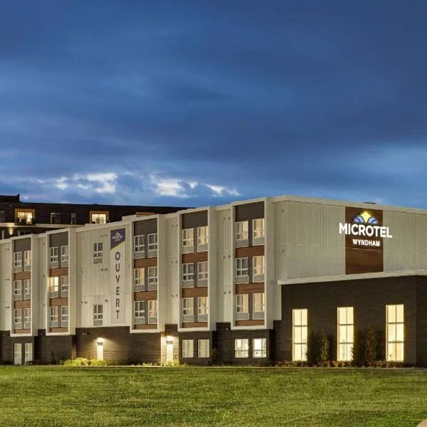Microtel Inn & Suites by Wyndham Boisbriand, ξενοδοχείο σε Sainte-Thérèse-de-Blainville
