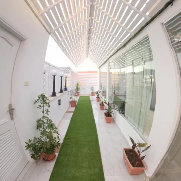 White Roof - Hurghada, hotel in Hurghada