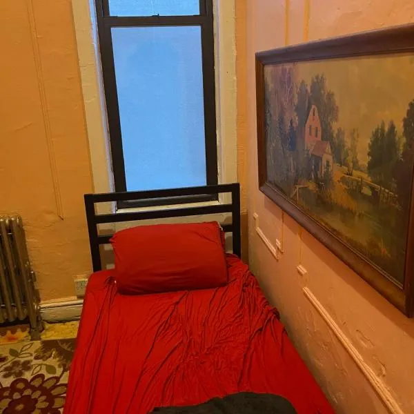 Cozy room in east Village apartment, hotel v destinaci New York