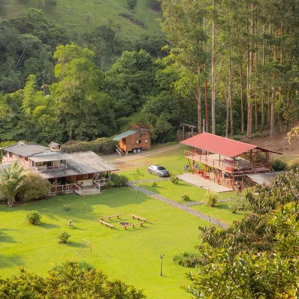 Riverside La Masía Ecohotel, hotel v destinaci Quindío