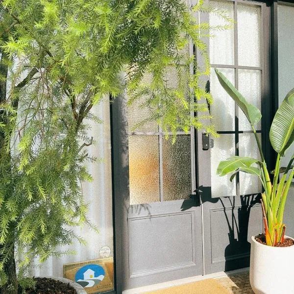 梧同包棟民宿La Petite Maison I Entire House BnB I 寵物友善 I 國旅卡 I 出差商旅可報帳 I 電動麻將 I NETFLIX I Nintendo Switch I MOD I一軒家貸切, готель у місті Тайнань