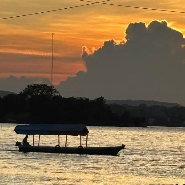 XIMEL House, hotel in Flores