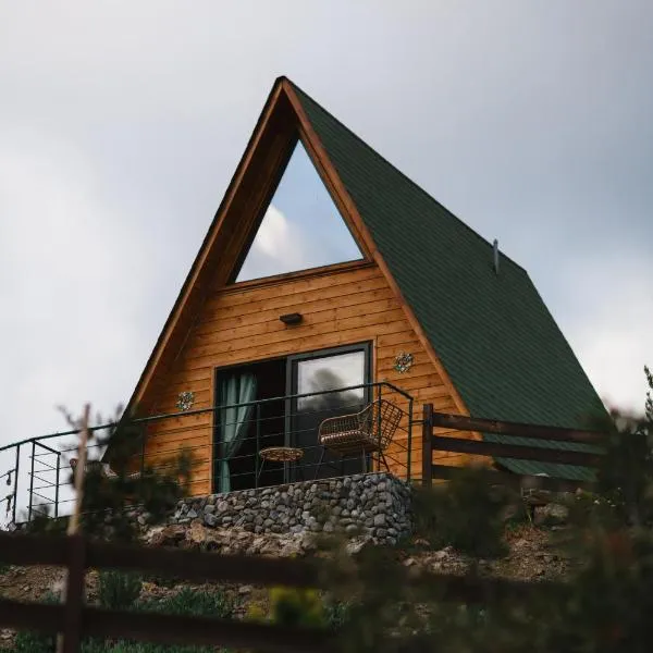 Cozy Glamping Cabin for Couples and Families, hotel in Arakapas