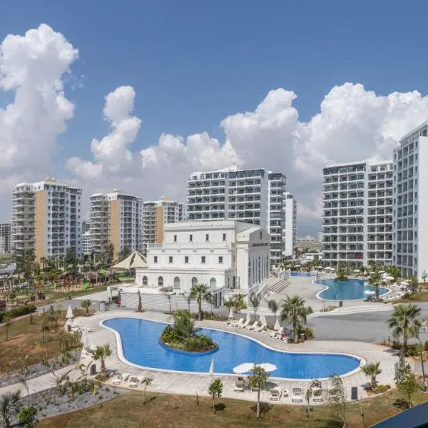 Amelius Pool Apartments in Caesar Resort SPA, Long Beach，位于Bahçeler的酒店