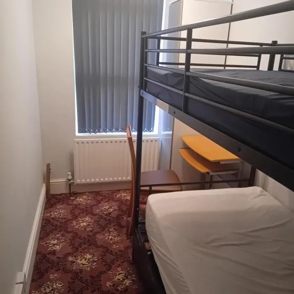 A room at the heart of Nuneaton, khách sạn ở Nuneaton