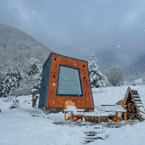Tiny Glamp House - DANGUBA by IGLENA, hotel in Kupres