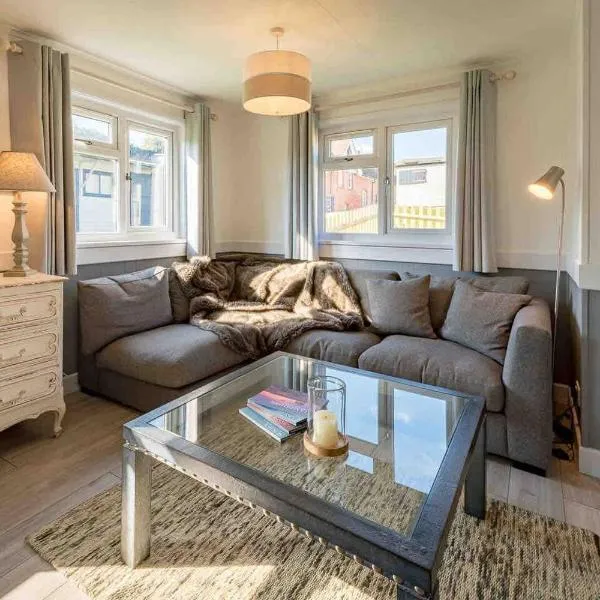 Cedar Cabin Overlooking Bedgebury Forest、Goudhurstのホテル