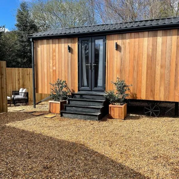 Berwyn Lodge with private hot tub, hotel en Llangollen