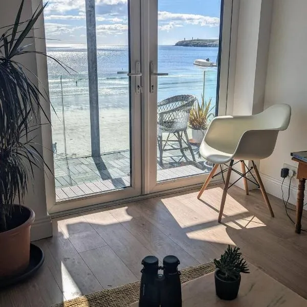 Charming Beachfront Apartments, Best Sea Views in Tramore, ξενοδοχείο σε Tramore