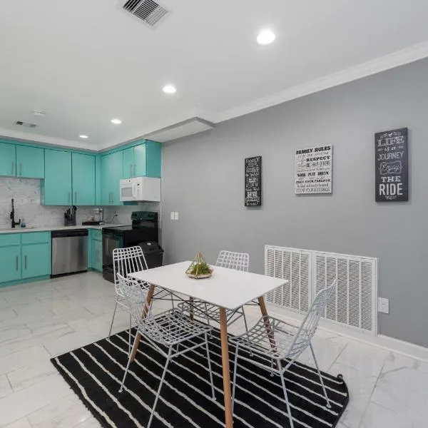 Spacious 2BR Apt with King Beds & Fully Equipped Kitchen, hotel v mestu Houston