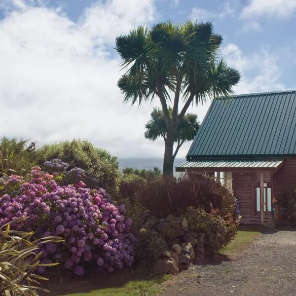 Hilltop guest room, Escape the city!, Hotel in Pukehiki