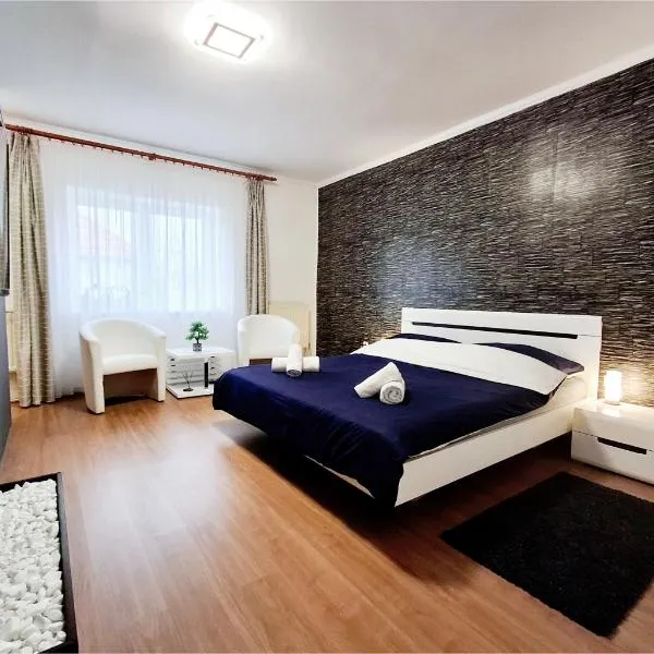 Moonlight Prémium Apartman, отель в городе Шарошпатак