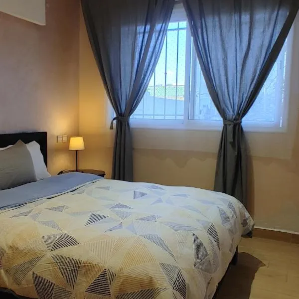 Herb studio in Casablanca (800 m from Casavoyageurs station), hotel in Casablanca