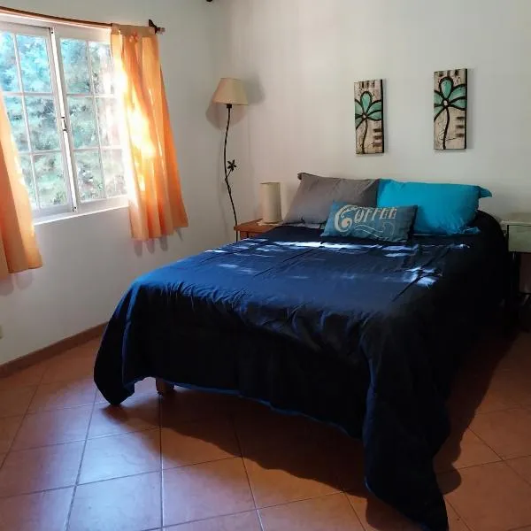 El Bolsón Cabaña Arrayanes para 2, ξενοδοχείο σε El Bolson