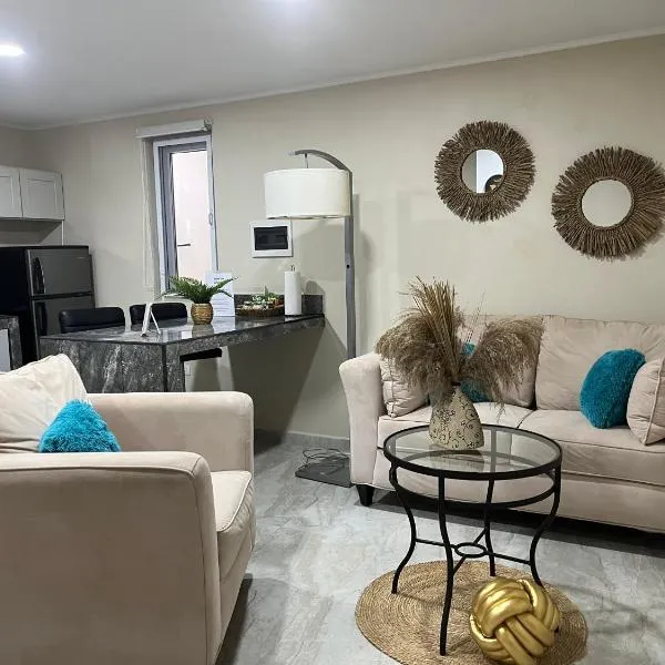 Cozy 1-bedroom apartment minutes away drive to Mangel Halto Beach, hotel v destinaci Savaneta