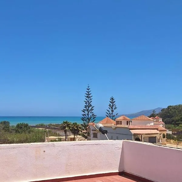 Casa olivos villa 100m de la plage, hotel em Al Hoceïma