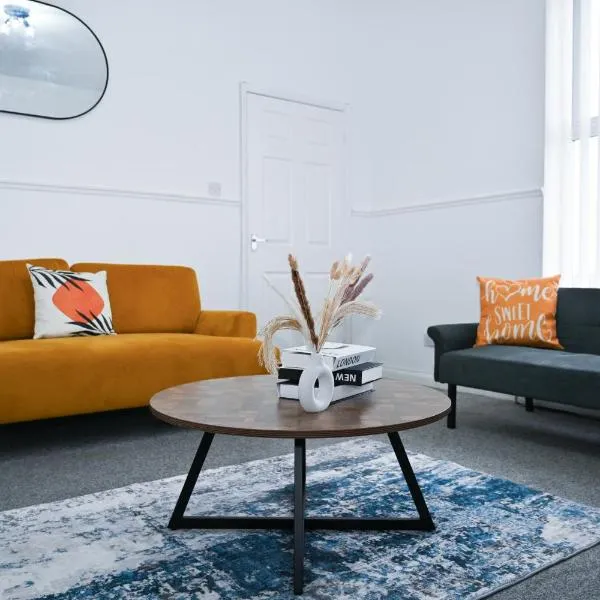 Spacious 3 Bed House - Walk to Metro - Free Parking, Sleeps 6 - Close to City Centre, hôtel à Sunderland