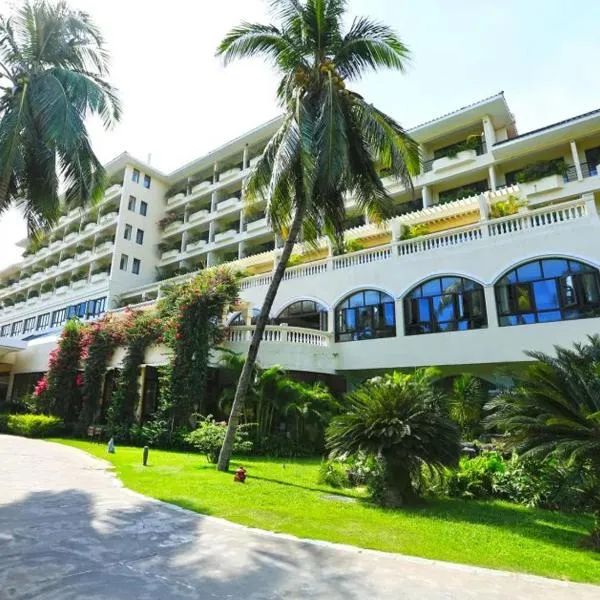 Palm Beach Resort & Spa, hotel in Sanya