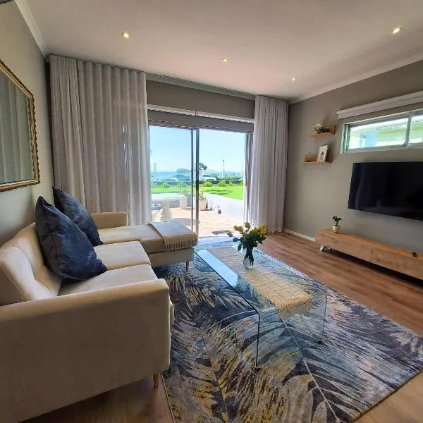 Mouille Point Seafront Cottage: Cape Town şehrinde bir otel