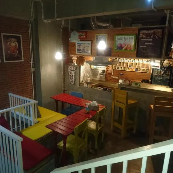 Shelter Hostel Malang, hotel in Malang