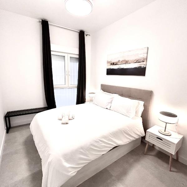 Convenient, Charming Apartment 15 Mins from City Center, Валенсия