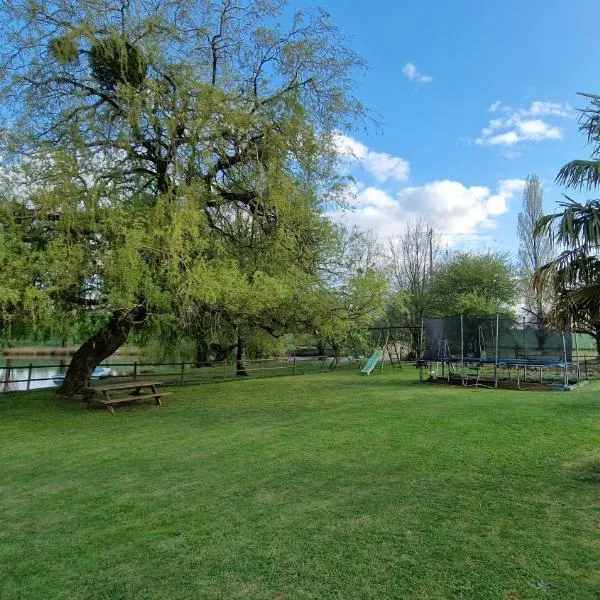 Agréable dépendance pour un séjour paisible à la campagne, hôtel à Cerizay