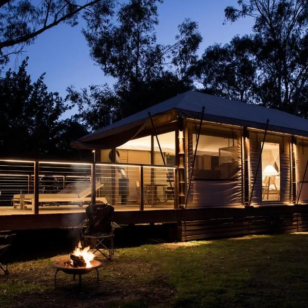 Luxury Riverside Glamping Tents - Adults Only Retreat, Hotel in Capertee