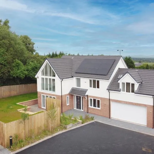 Superb large accommodation, hotel in Stourport